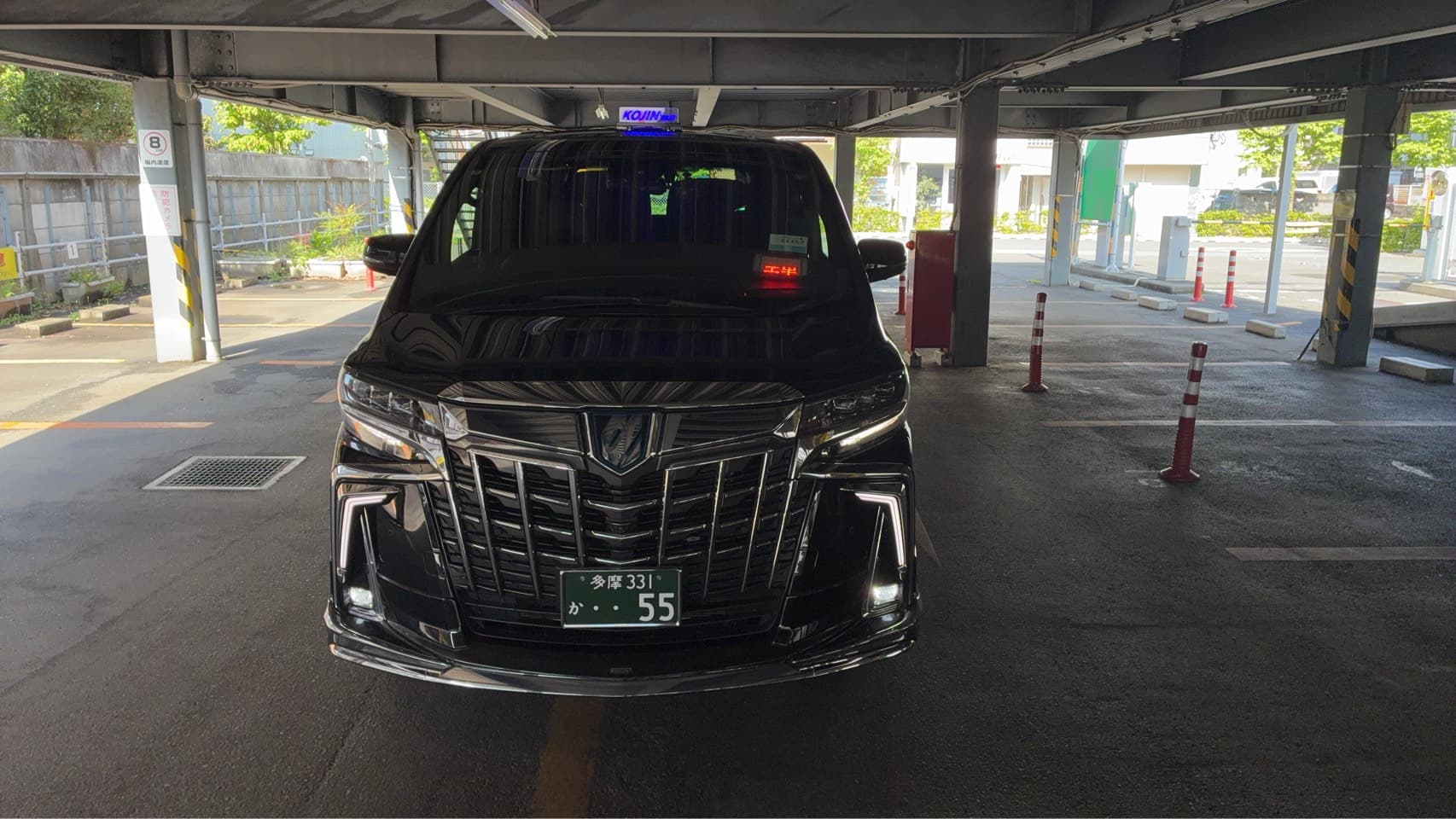 アルファード車両正面外観